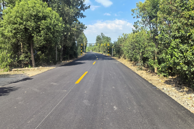 修缮后的道路.png