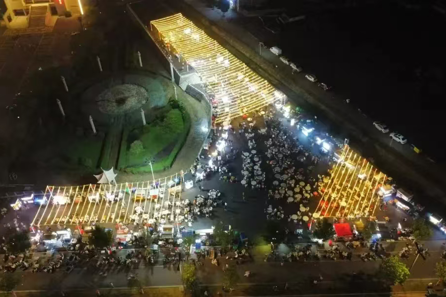 美食城建成后.png 美食城建成后.png