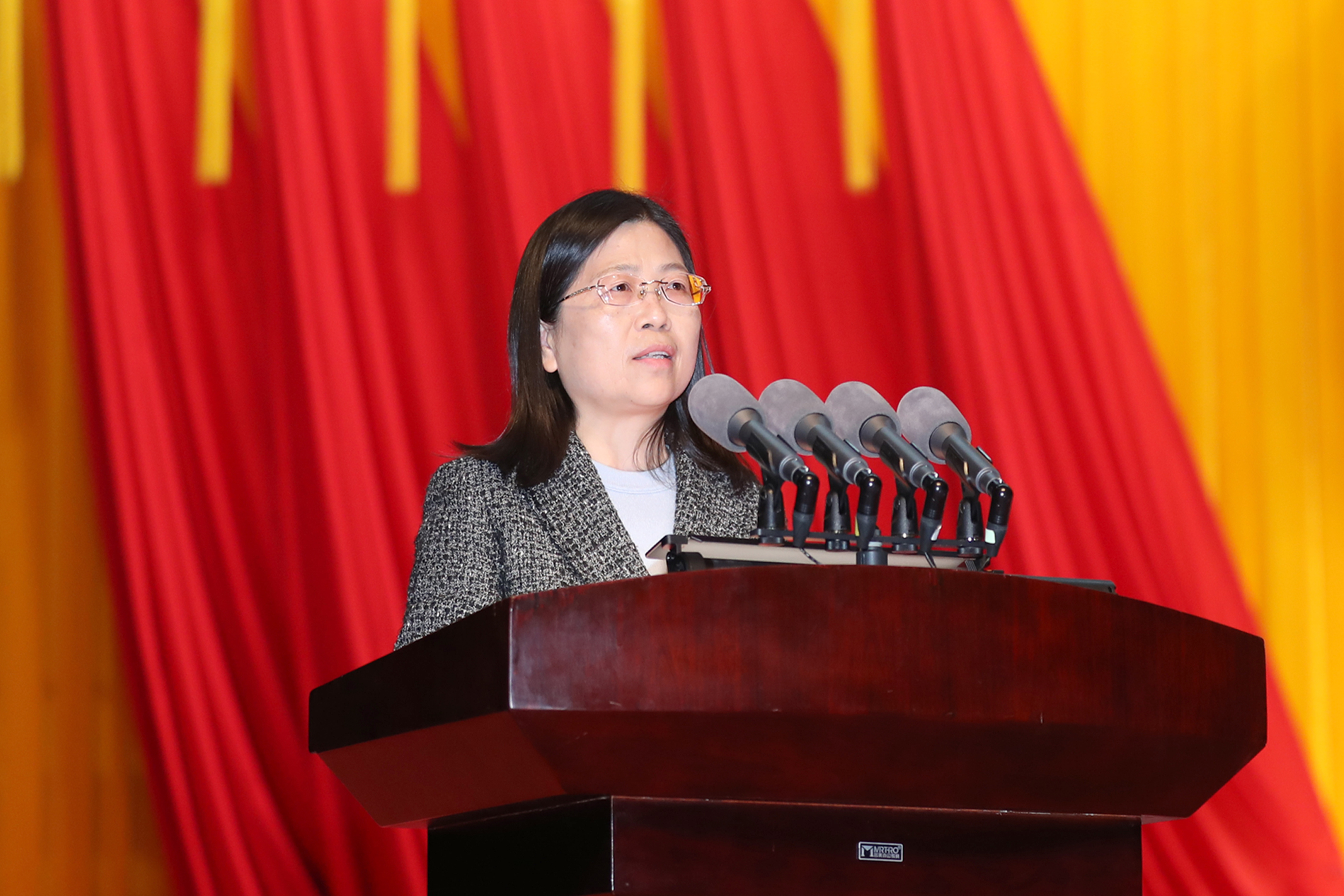 胡珍.jpg 胡珍.jpg