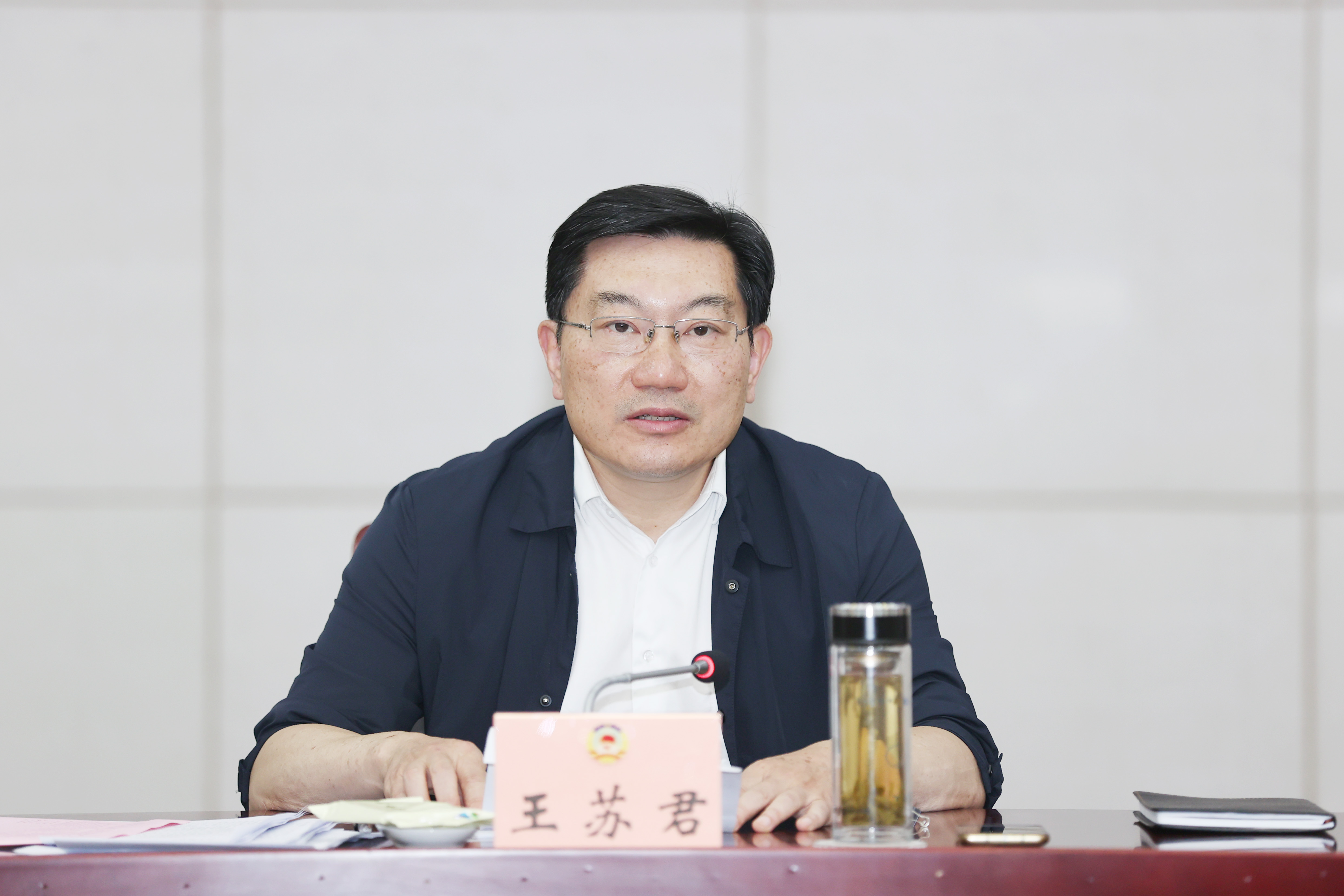 王主席特写.jpg