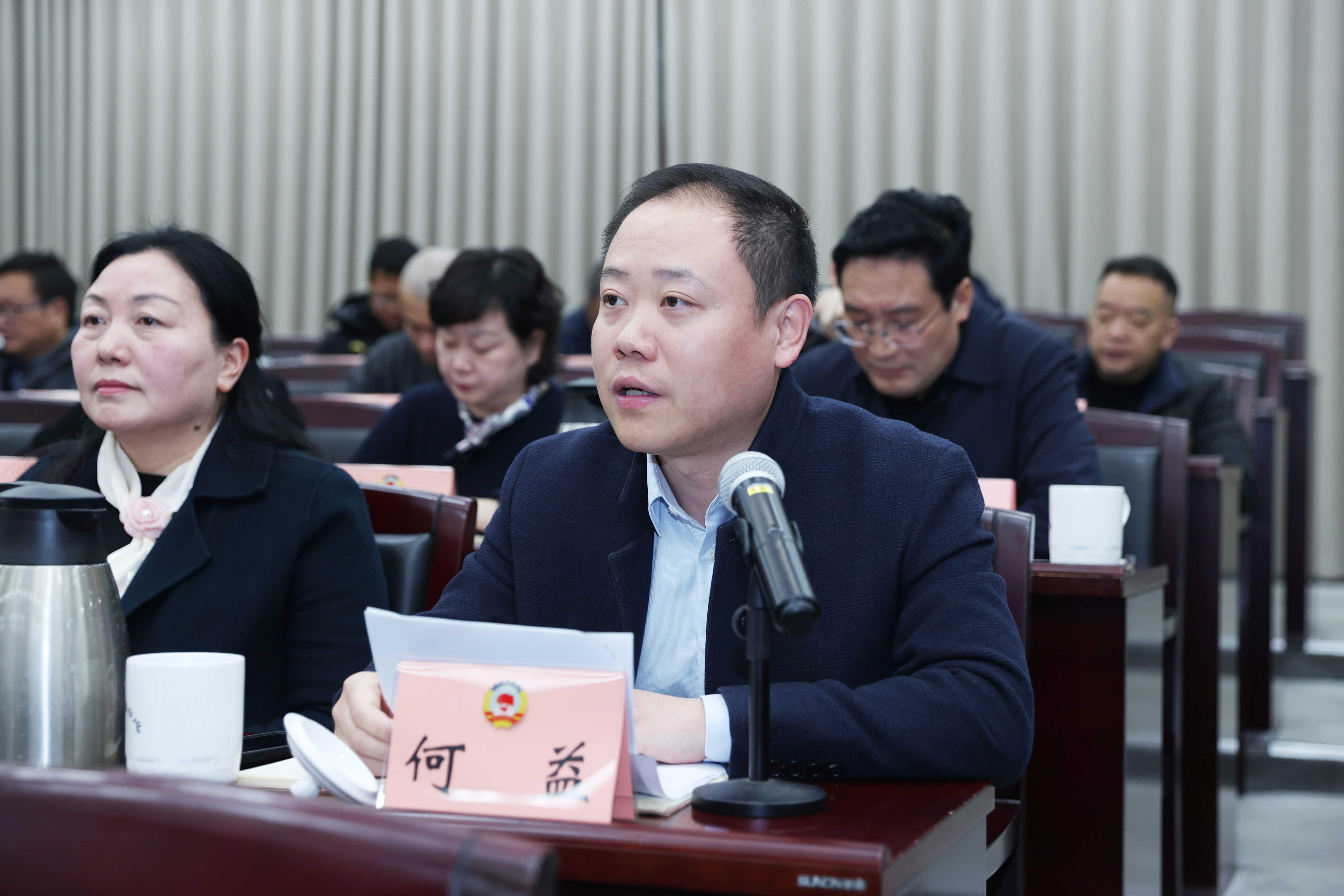 何益.jpg 何益.jpg