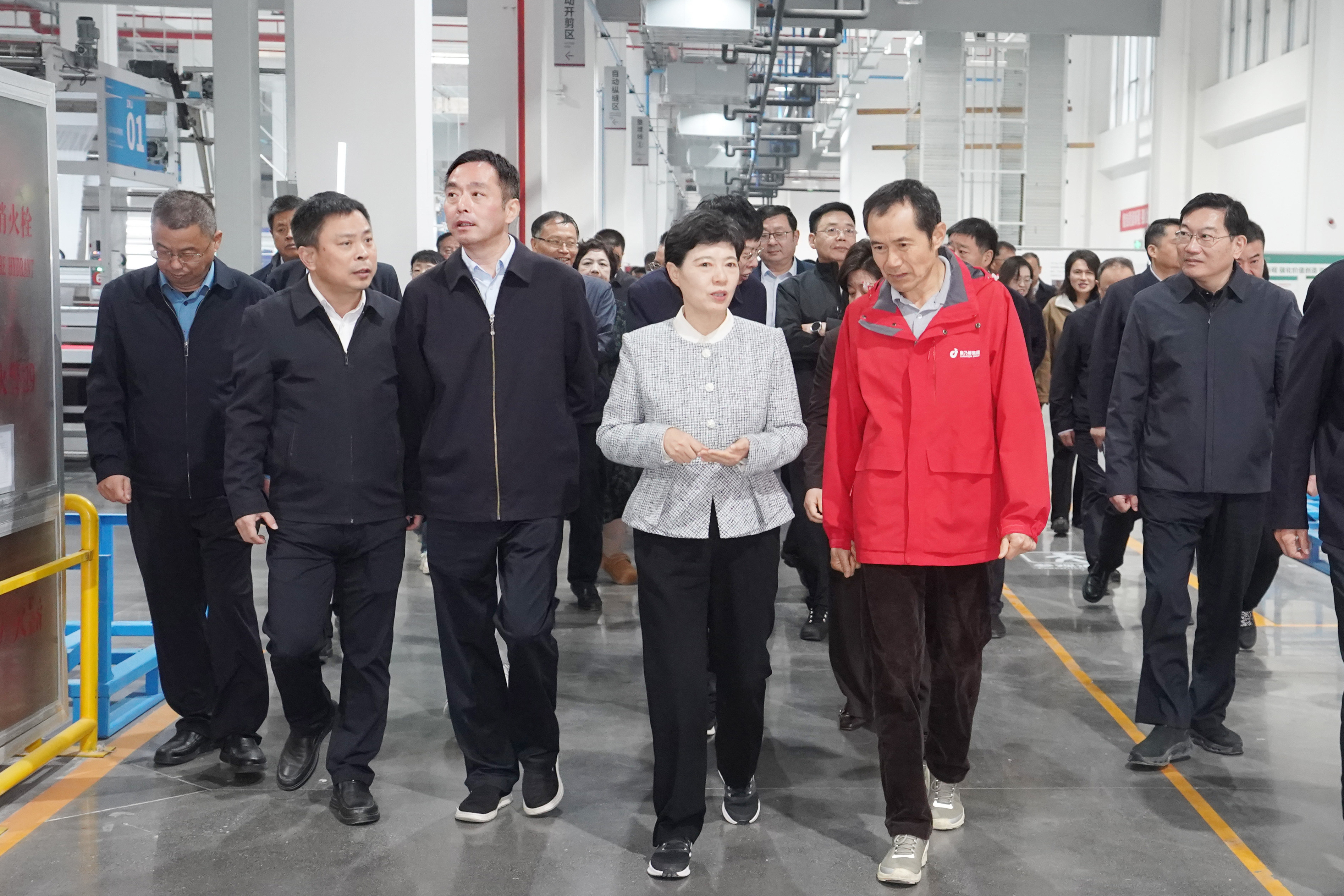 市政协委员集中视察全市重大项目建设情况